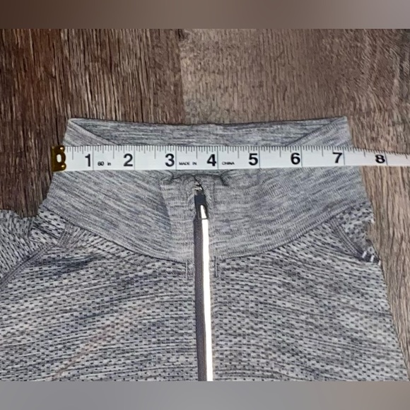 Lululemon half zip vent tech sweatshirt - Picture 12 of 12
